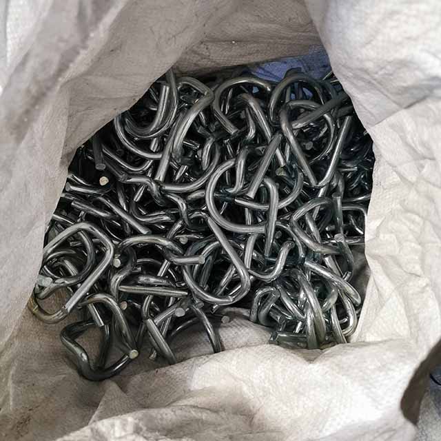 دبوس الجاذبية 06