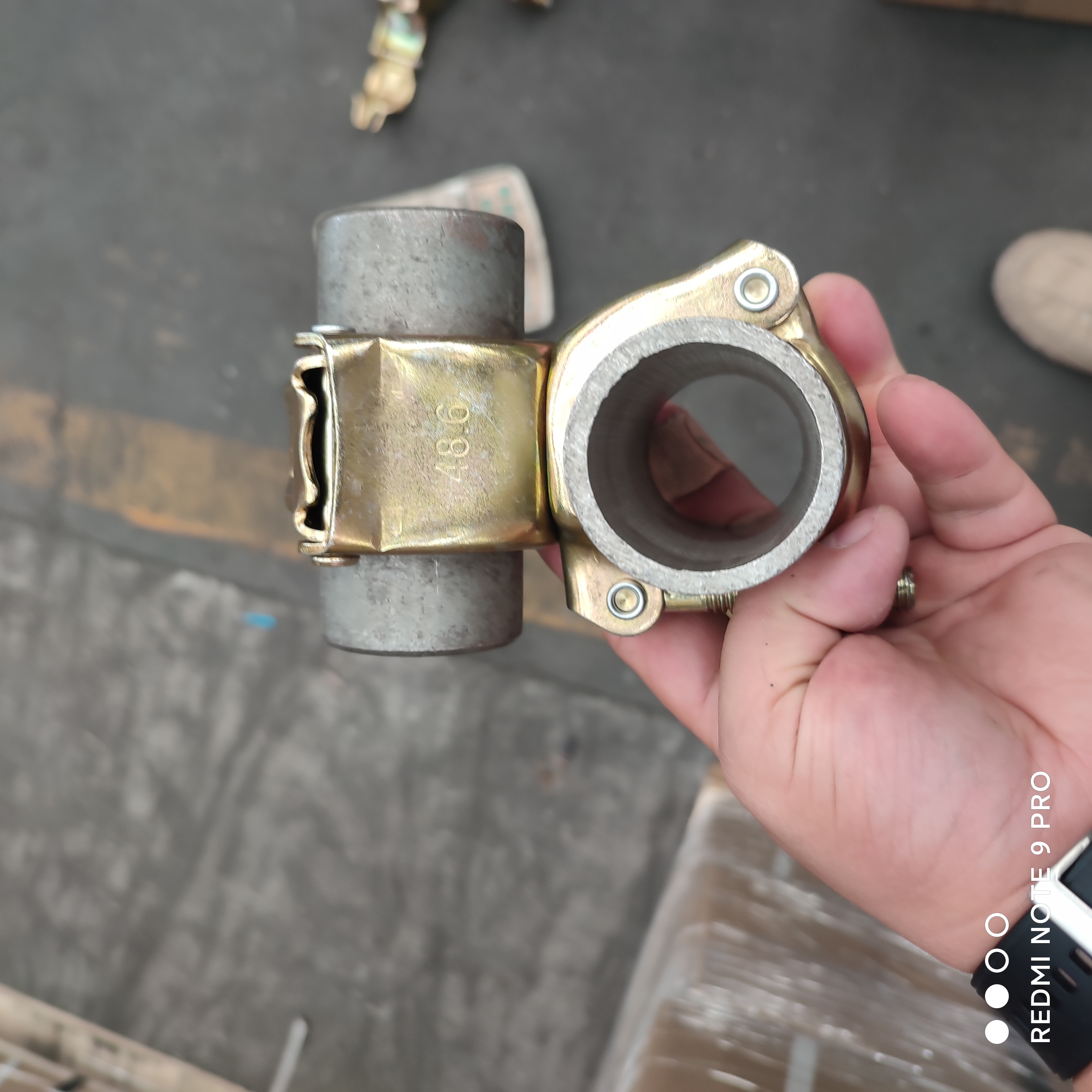 مقرنة دوارة مضغوطة