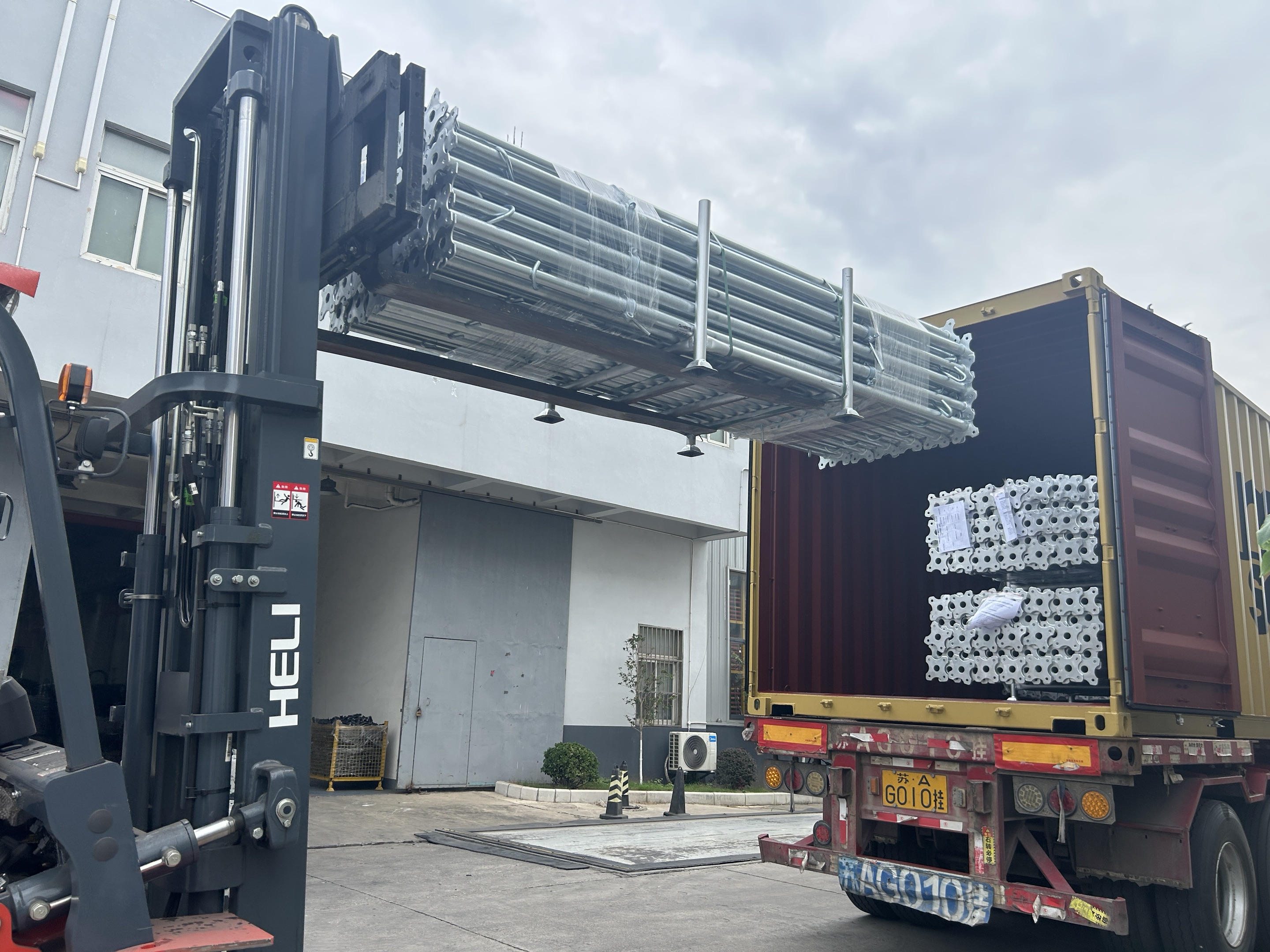 السقالات الدعائم 