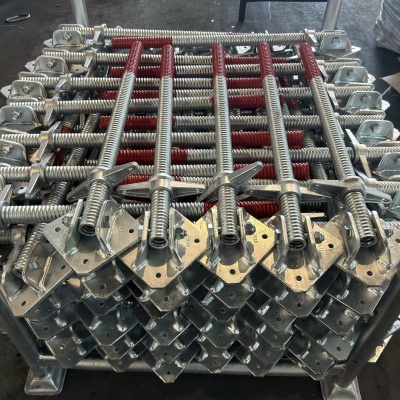 مقابس تسوية السقالات المجوفة