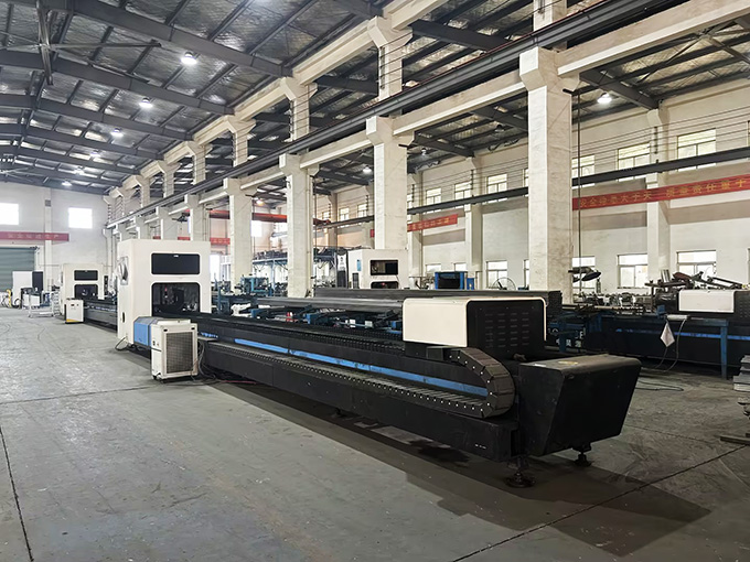 آلات قطع الأنابيب بالليزر