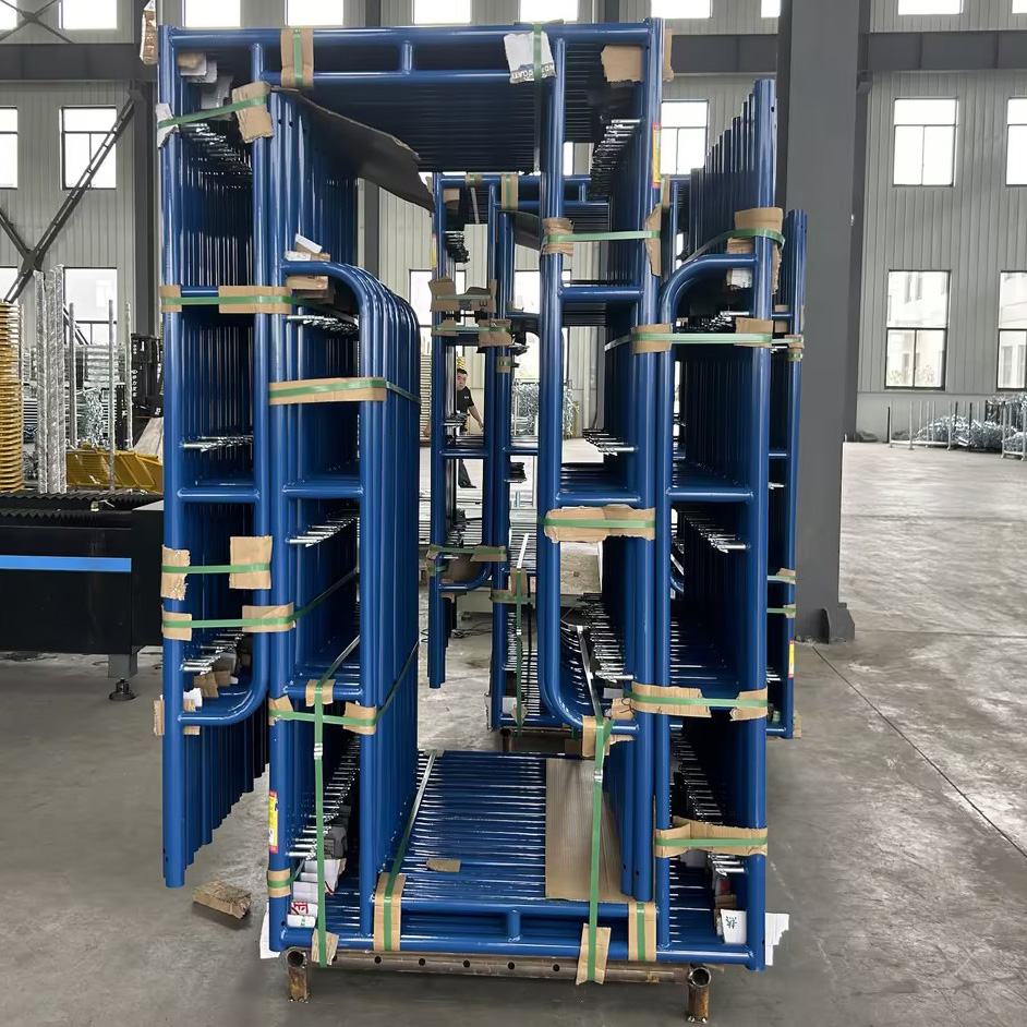 المشي من خلال السقالات