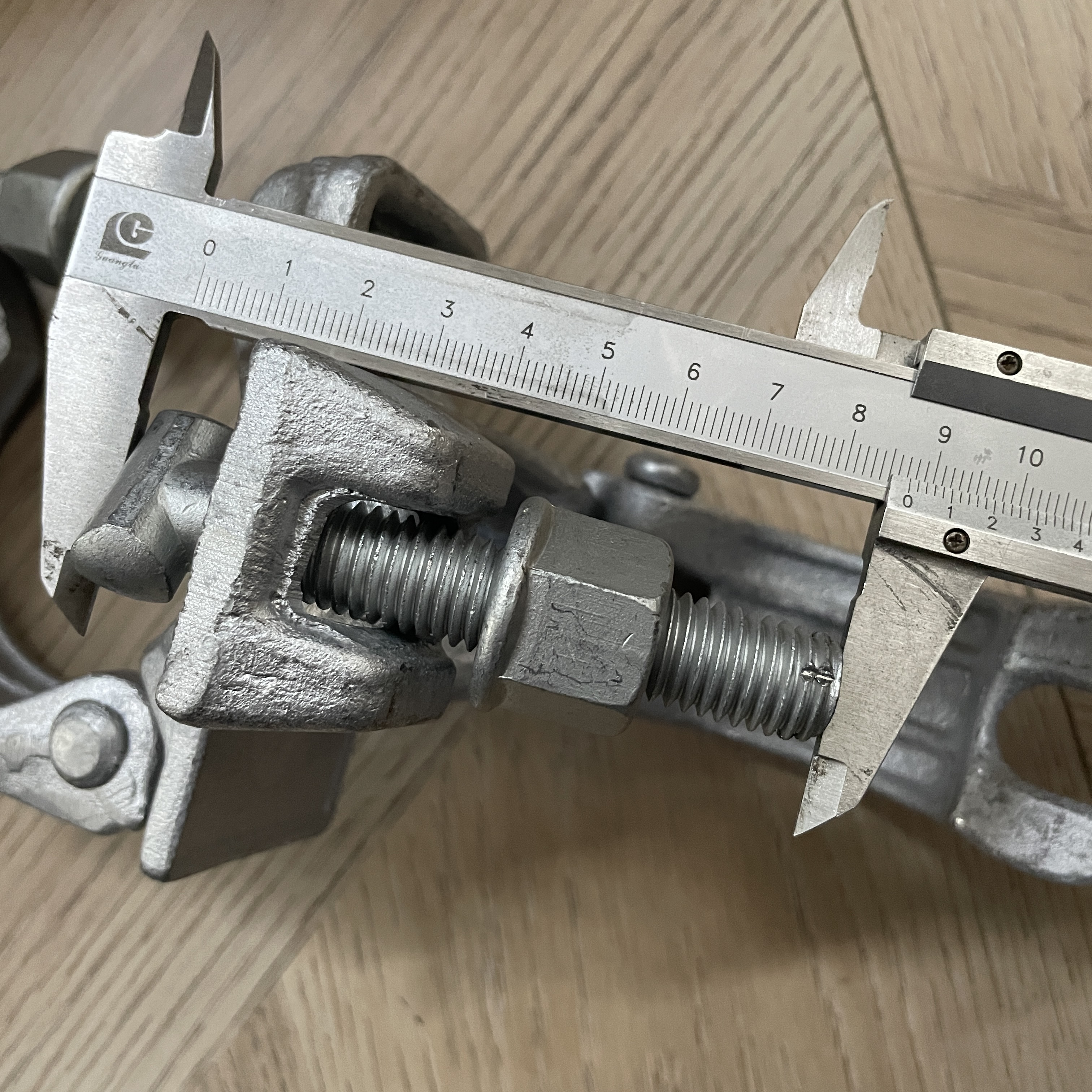 مشبك سقالات على شكل خاص مشبك 