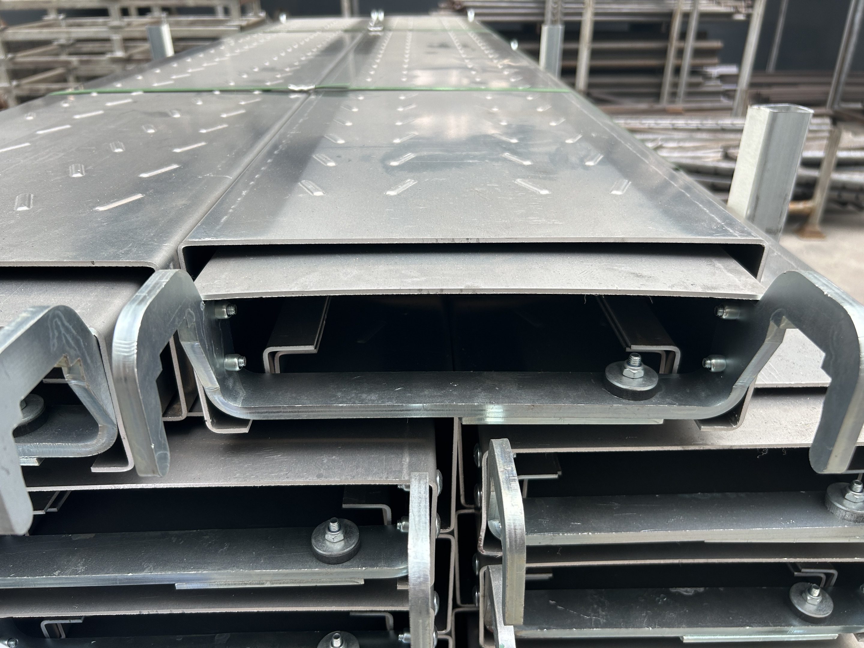 لوح سقالات مع خطاف 