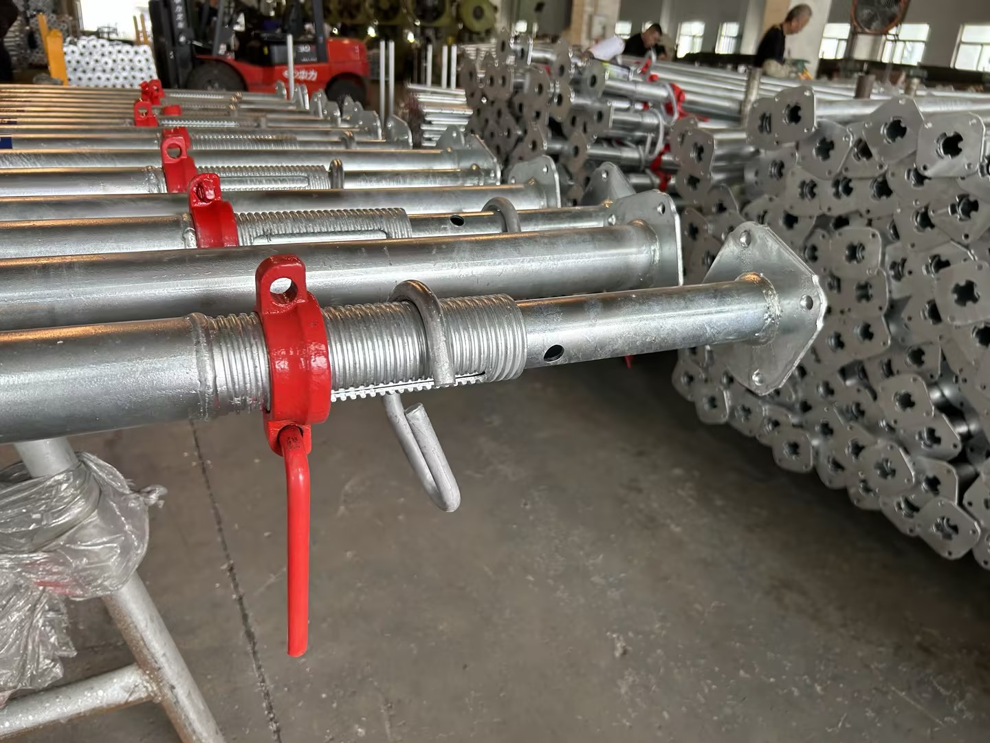 الدعائم الفولاذية