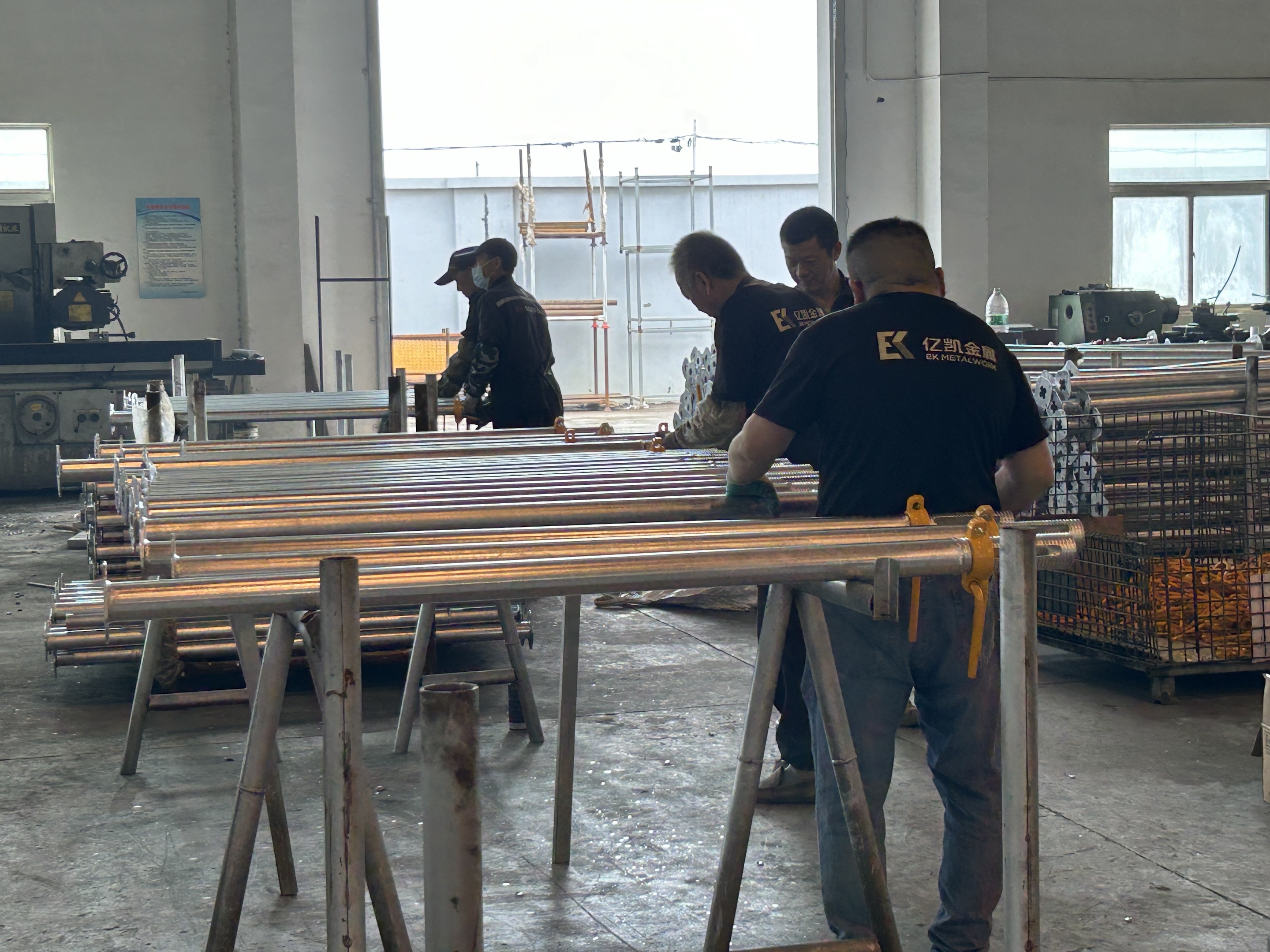 الدعائم الفولاذية القابلة للتعديل 