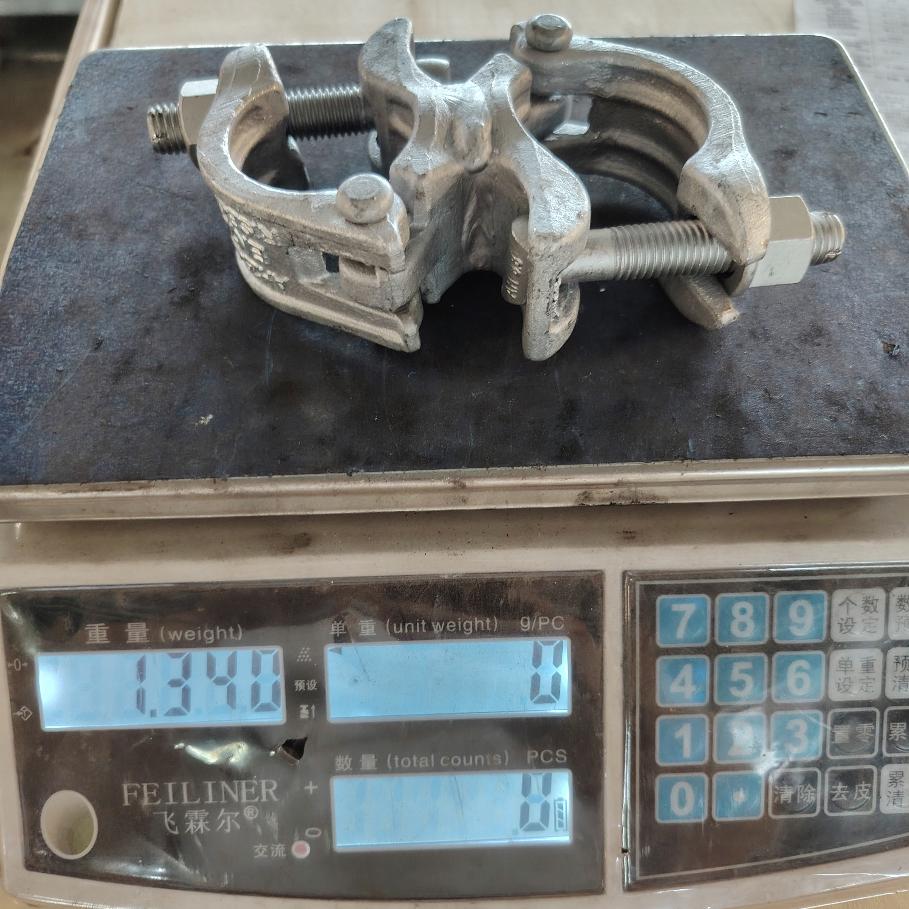 قارنة المسافة - مشبك السقالات ذو الشكل الخاص مقاس 74 مم