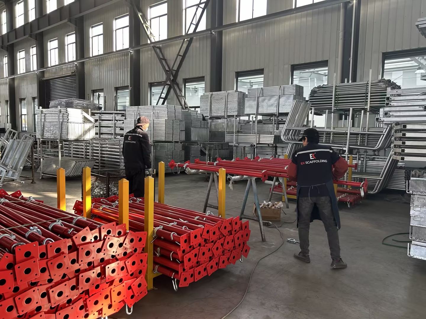 الدعائم الفولاذية القابلة للتعديل 