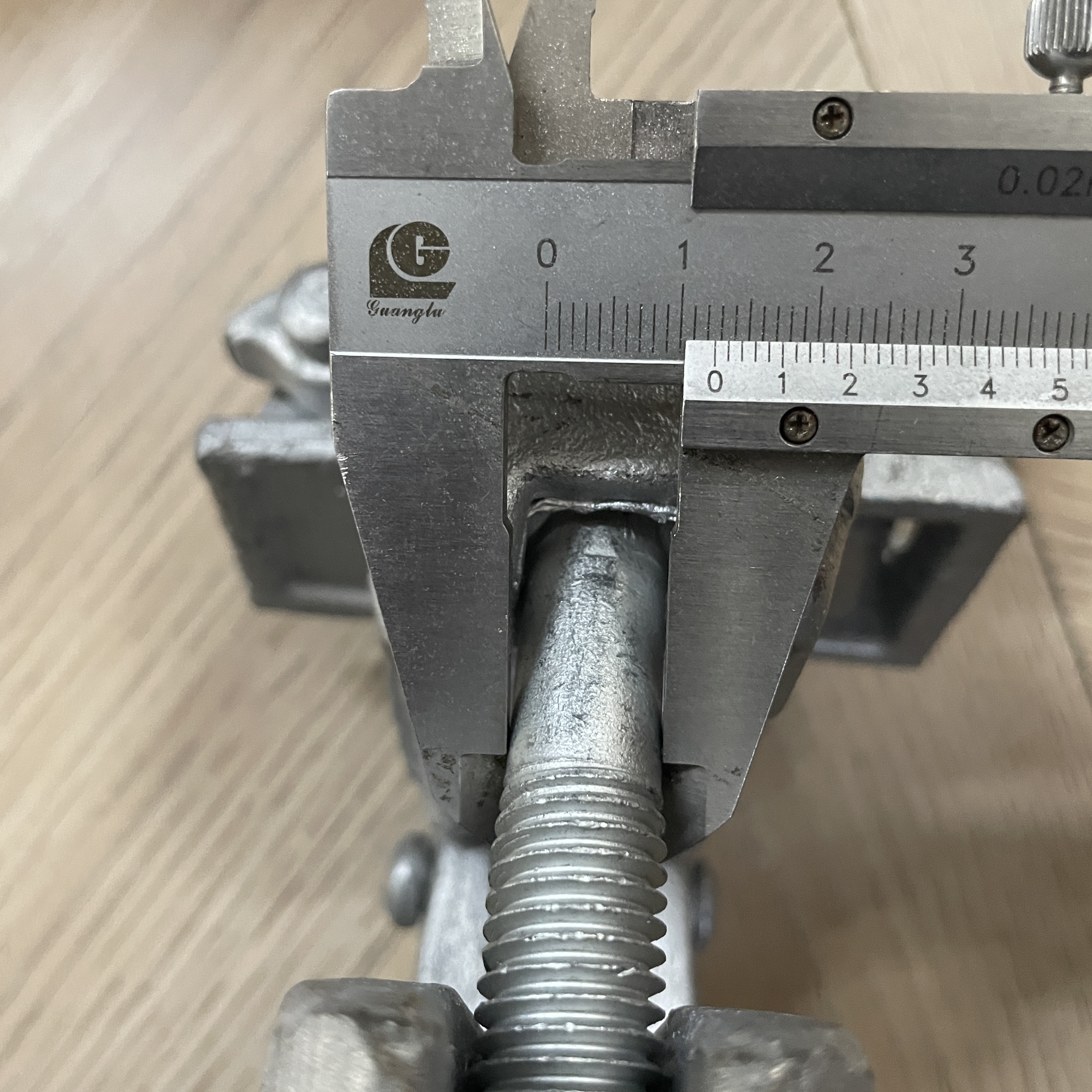 سقالات على شكل خاص مشبك 