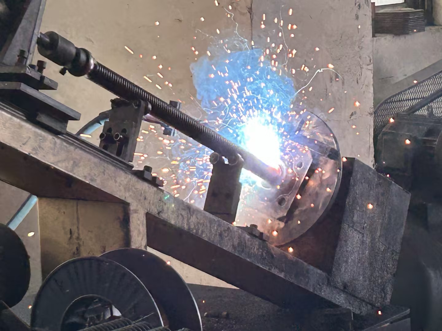 لحام قاعدة جاك 