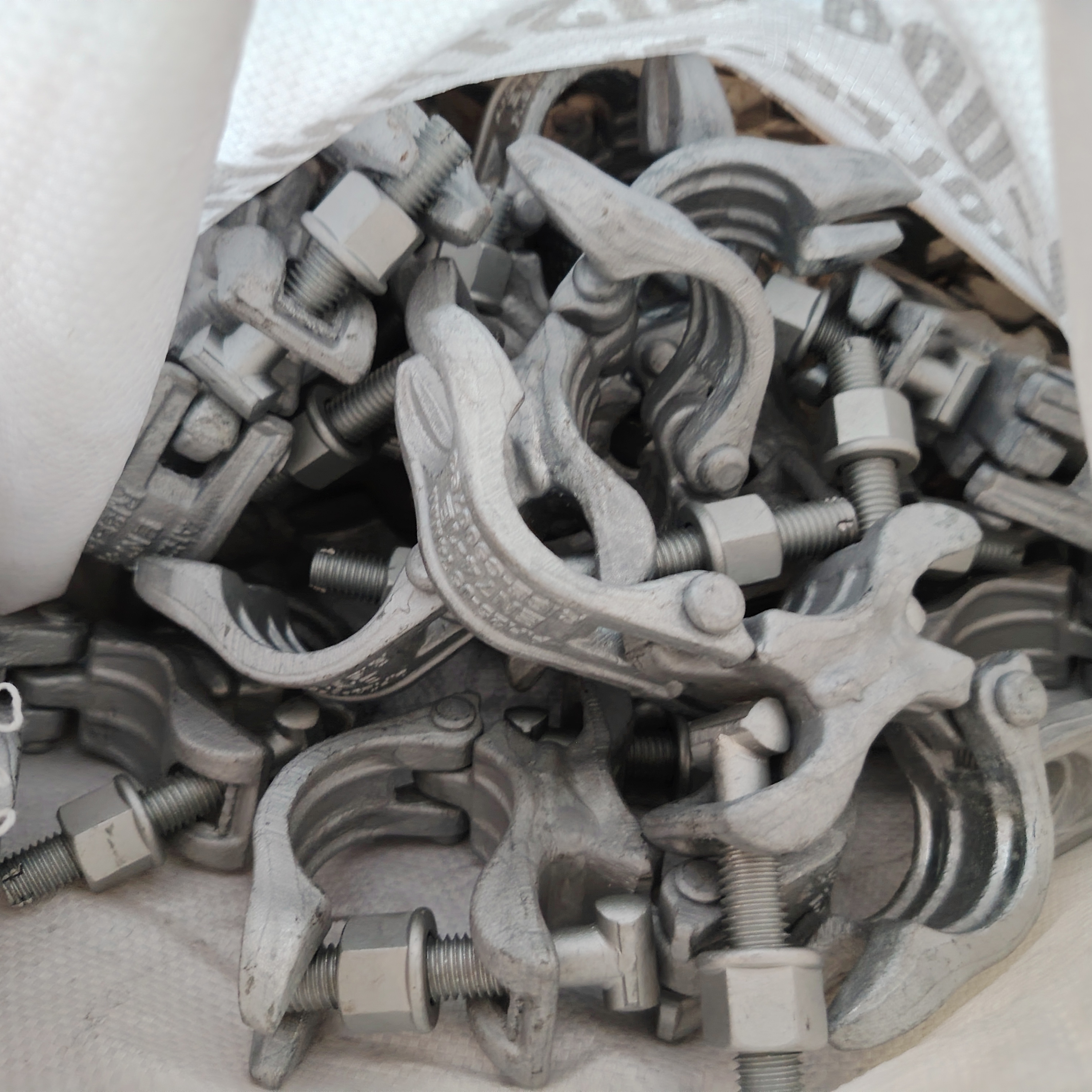 قارنة المسافة - مشبك السقالات ذو الشكل الخاص مقاس 74 مم