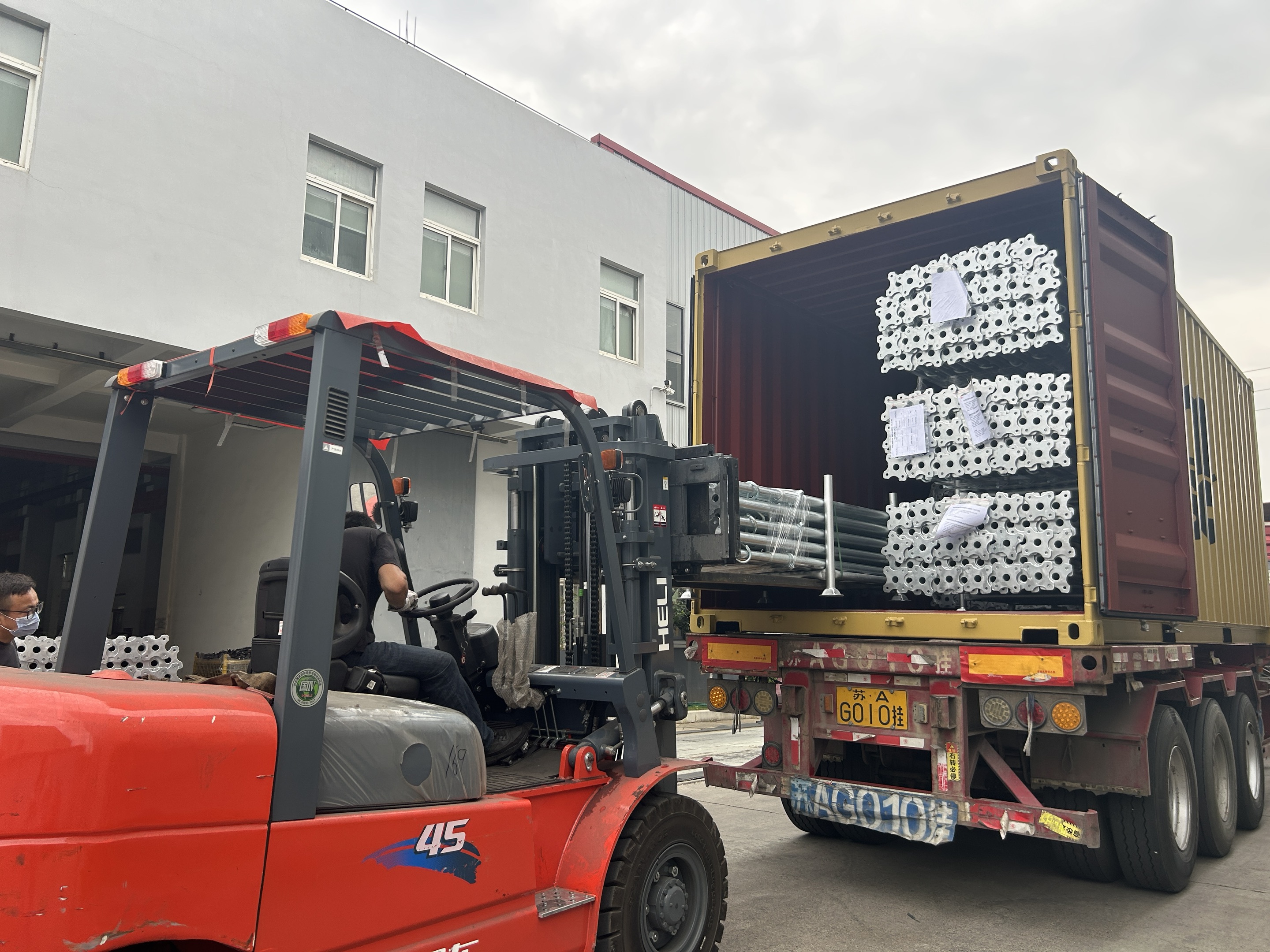 السقالات الدعائم 