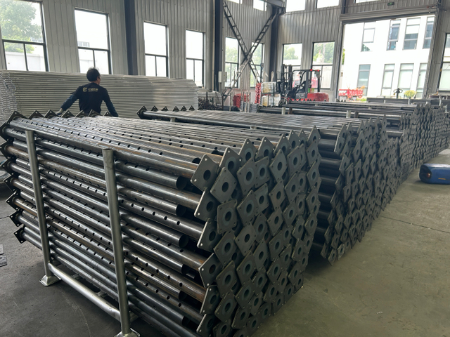 الدعائم الفولاذية القابلة للتعديل