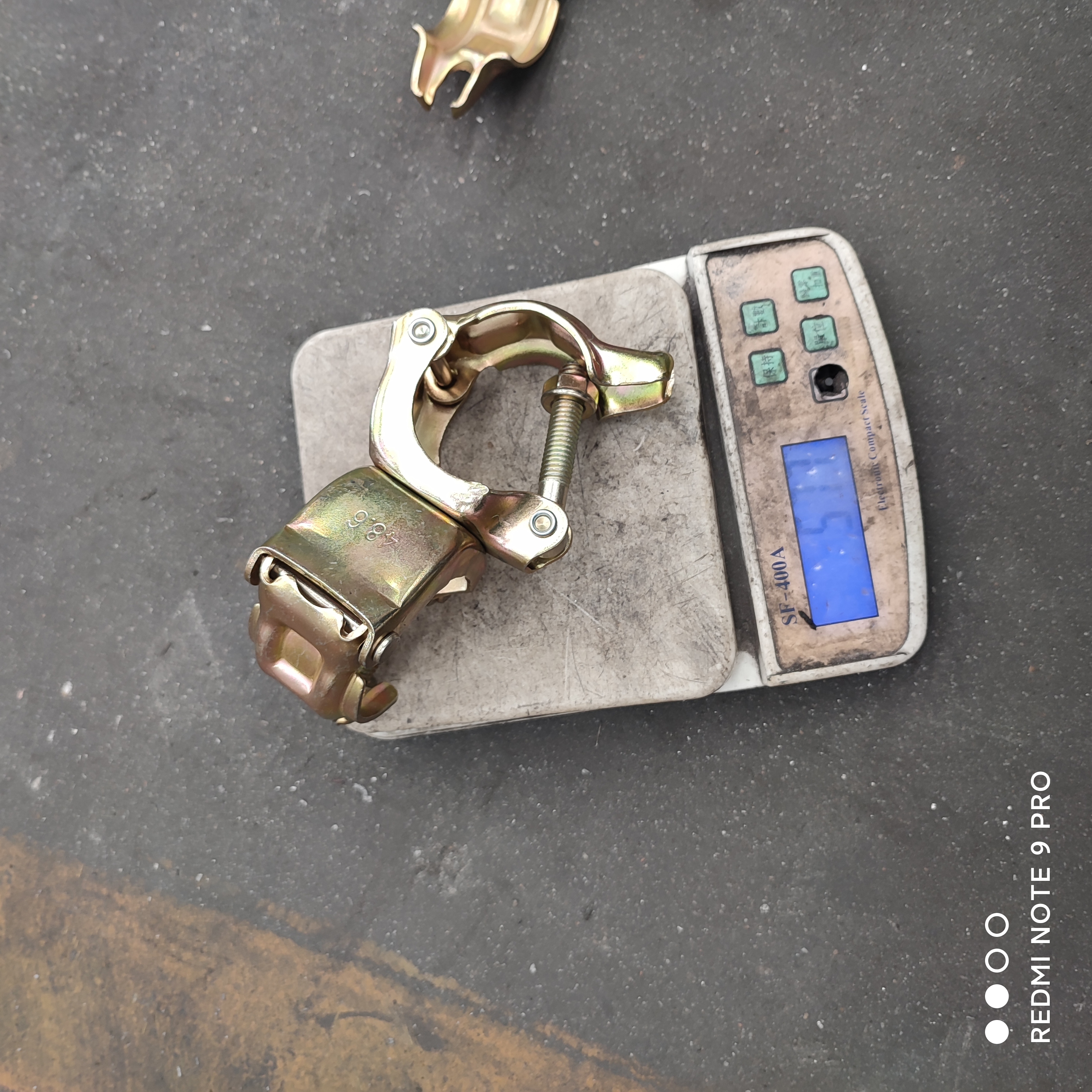 مقرنة دوارة مضغوطة 