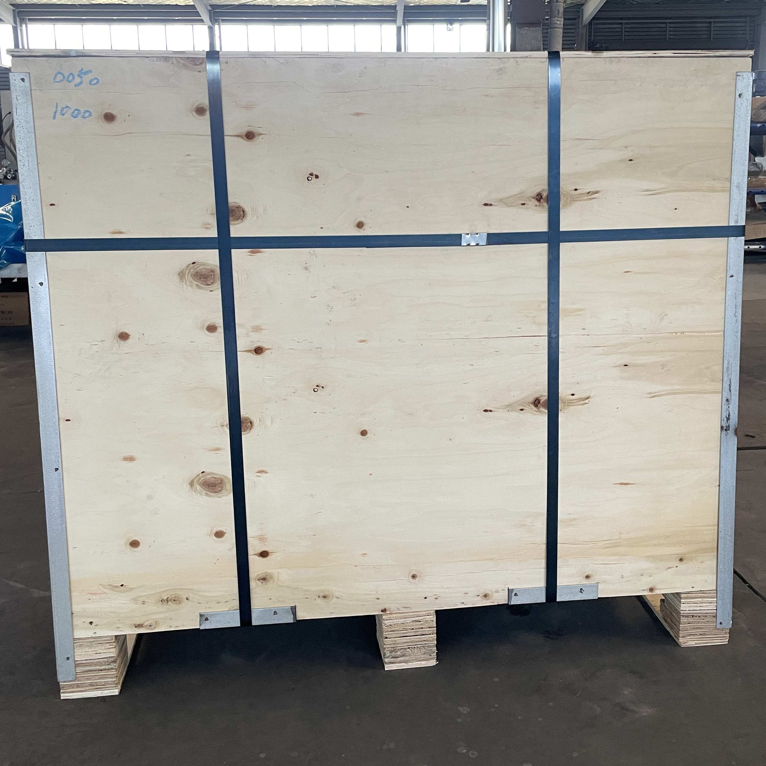 مشبك السقالات بقاعدة مخصصة على شكل خاص