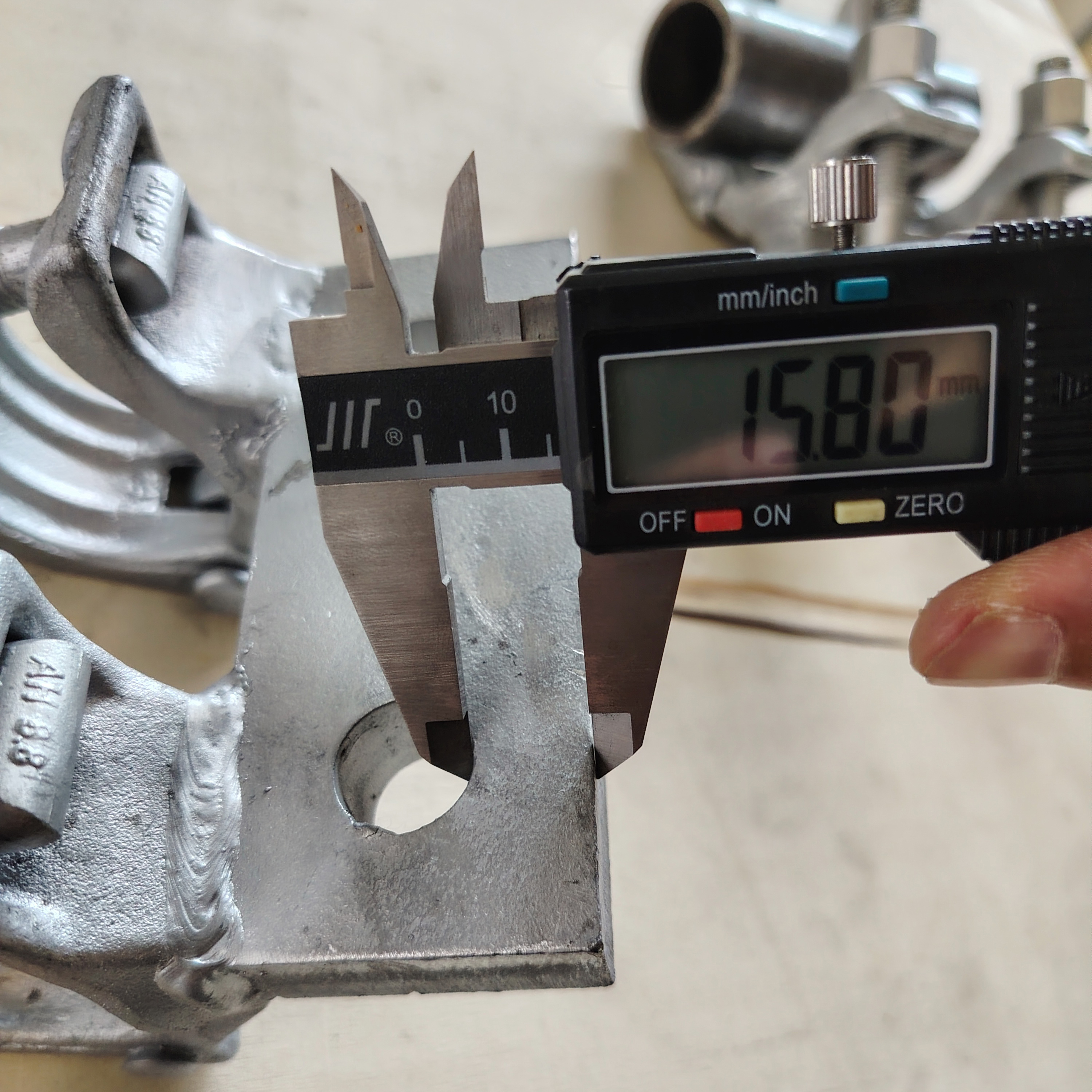 قاعدة مخصصة مشبك سقالات على شكل خاص 