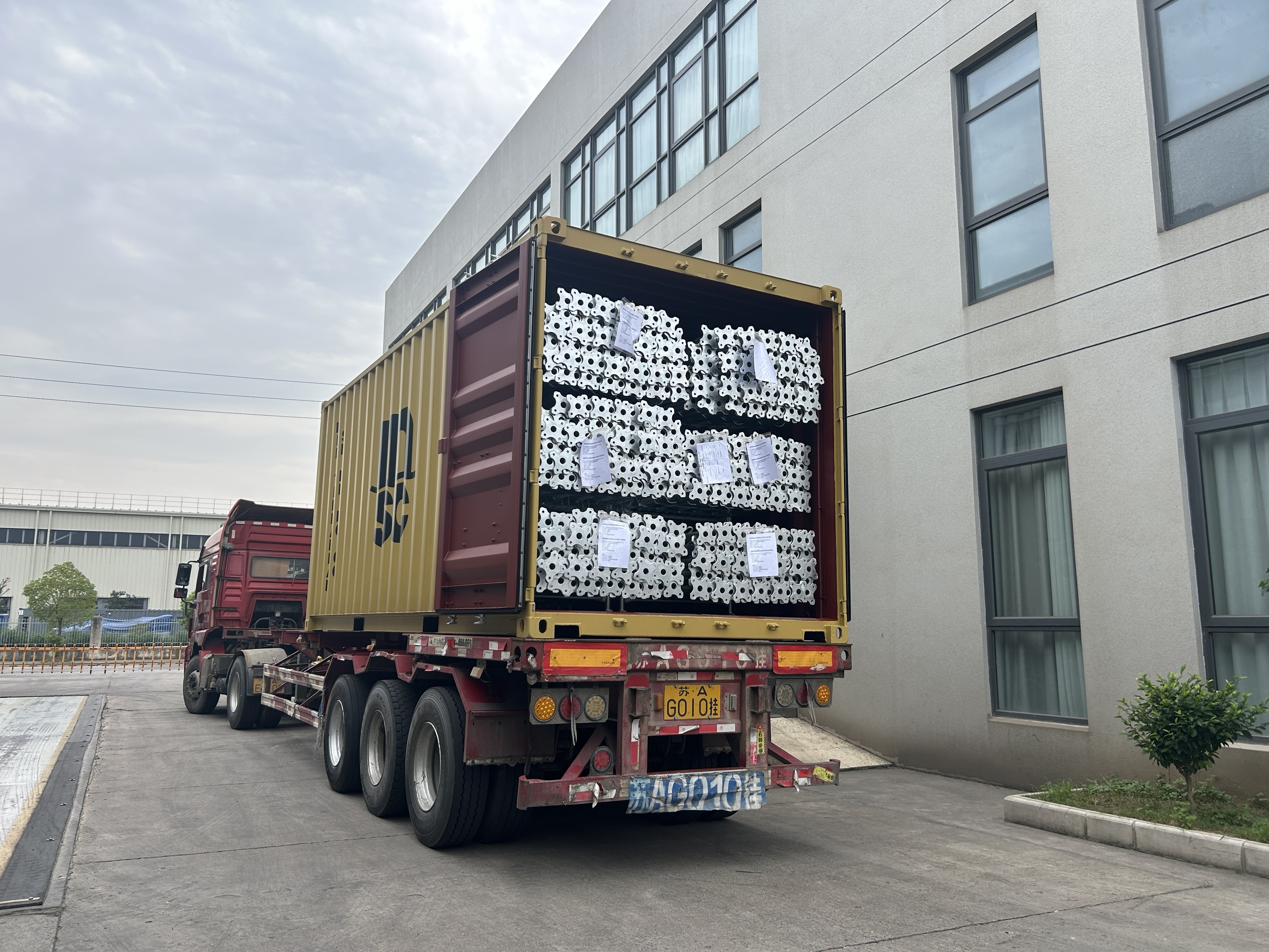 الدعائم السقالات