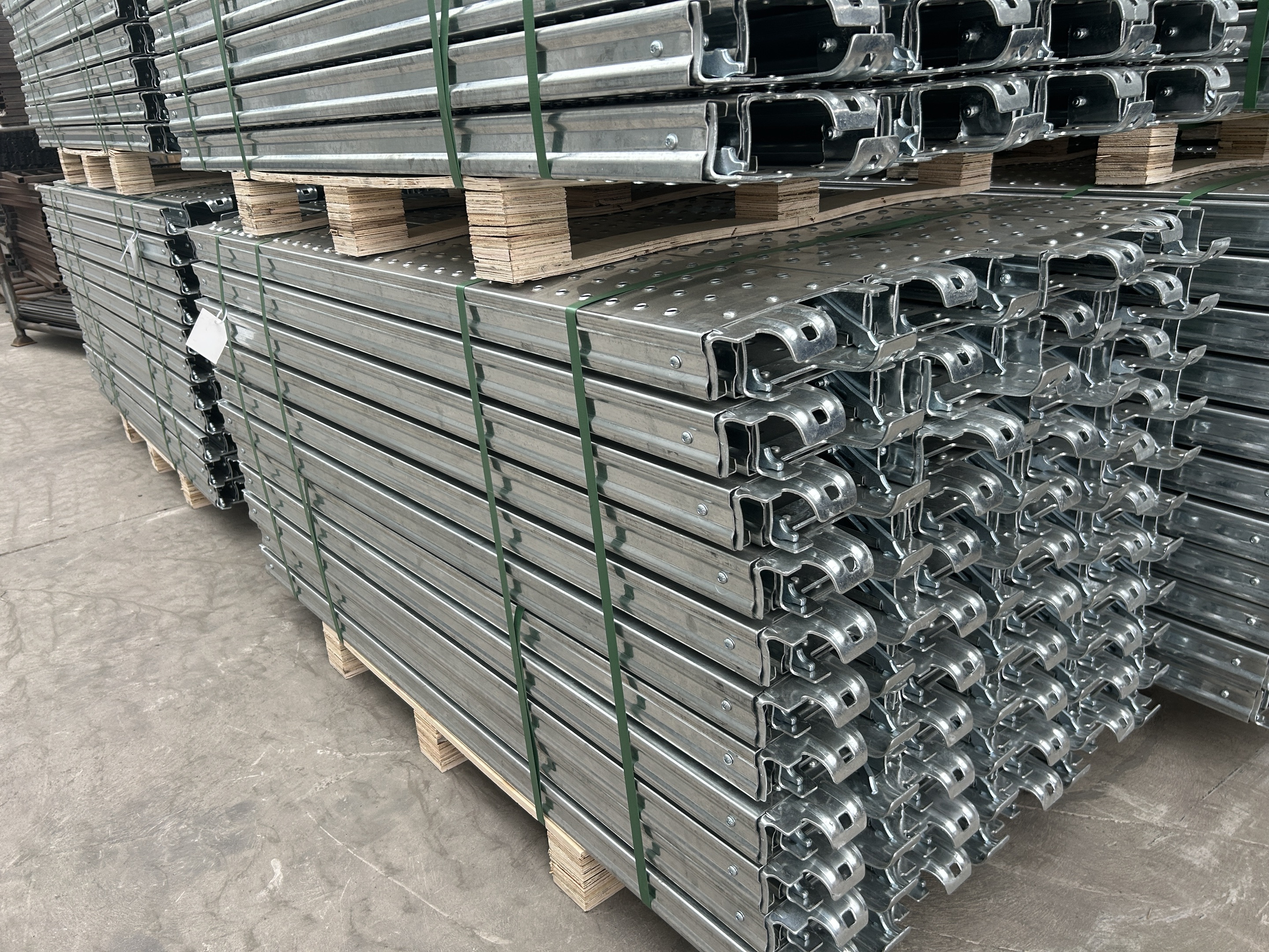 لوح سقالات مع خطاف لوح سقالات مع خطاف 