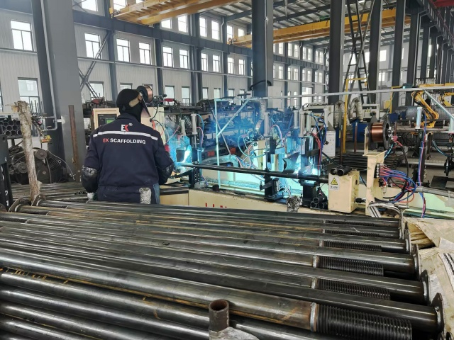 لحام الدعائم الفولاذية الثقيلة